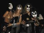 Kiss is back [18+].jpg