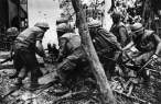 US Marines evacuating wounded buddy during the Battle of Hue, 1968.jpg