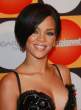 rihanna-cleavage_black_red_carpet_01.jpg