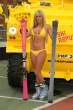 danielle_lloyd_ski_4_big.jpg