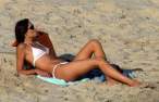 carla-bruni-bikini-1-20.jpg