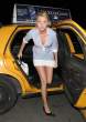blake-lively-upskirt-03.jpg