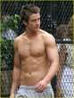 robert-buckley-hot-11.jpg