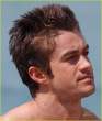 shirtless-robert-buckley-02.jpg