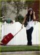 vanessa-hudgens-off-to-meet-zac-07.jpg