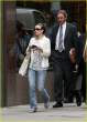 rachel-mcadams-apple-store-05.jpg