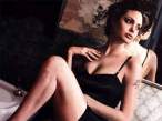 jolie221024x768.jpg