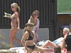 60725_Bianca_Gascoigne_in_bikini_in_Marbella0023_122_1028lo (Large).jpg
