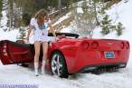 red_corvette_snow_stuck_006.jpg