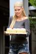 sophie_monk_bday_cake_3.jpg
