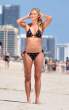 kelly_landry_bikini_pictures_3.jpg