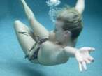 topless_underwater_03.jpg
