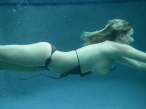 topless_underwater_04.jpg