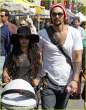 jason-momoa-lisa-bonet-farmers-market-08.jpg