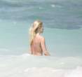 Kate_Bosworth_Bikini_Candids_on_the_Beach_in_Mexico_April_10_2011_14.jpg