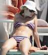tn-Amanda_Holden_-_Bikini_candids_USA__Sept_2009_141.jpg