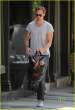 alexander-skarsgard-grey-shirt-new-york-01.jpg