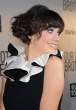 ZooeyDeschanel_OurIdiotBrotherpremiere_Hollywood_160811_574.jpg