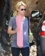 JanuaryJones2011_08_25_atayogaclassinLosFeliz1.jpg
