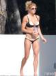 torrie-wilson-black-bikini-miami-09-435x580.jpg