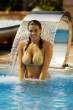572549643_imogen_thomas_0004_122_85lo.jpg