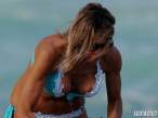 rita-rusic-blue-bikini-beach-miami-05-580x435.jpg