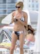 chloe-sevigny-bikini-black-white-tie-dye-miami-03-435x580.jpg