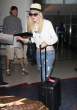 dakota_fanning_loose_jeans_5.jpg