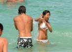 Nargi011_2010-jun29_candid-bikini.jpg