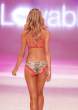 jennifer_hawkins_bikini_runway_t_2.jpg
