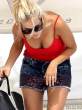 luisana-lopilato-changing-clothes-on-miami-beach-10-435x580.jpg