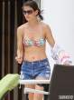 katie-holmes-bikini-top-and-shorts-poolside-in-miami-03-435x580.jpg