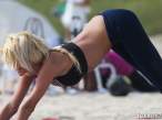 Victoria-Silvstedt-Enjoys-Yoga-On-The-Beach-in-Miami-02-580x435.jpg