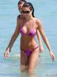 julia-pereira-pink-bikini-miami-11-435x580.jpg