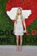 Gigi_Hadid_God_Love_Deliver_Golden_Heart_Awards_3WfZEXrrKRFx.jpg