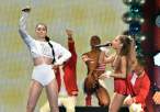 jessie-j-at-kiis-fm-s-jingle-ball-2014_10.jpg