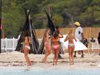 Alessandra Ambrosio, Behati Prinsloo, Lily Aldridge, Candice Swanepoel_09.01.2015_DFSDAW_014.jpg