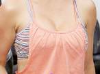 Kendra-Wilkinson-Workout-Cleavage-While-Going-Shopping-In-LA-07-580x435.jpg