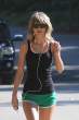 taylor-swift-out-in-hollywood-_8.jpg
