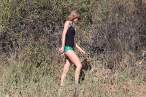 taylor-swift-out-in-hollywood-_15.jpg